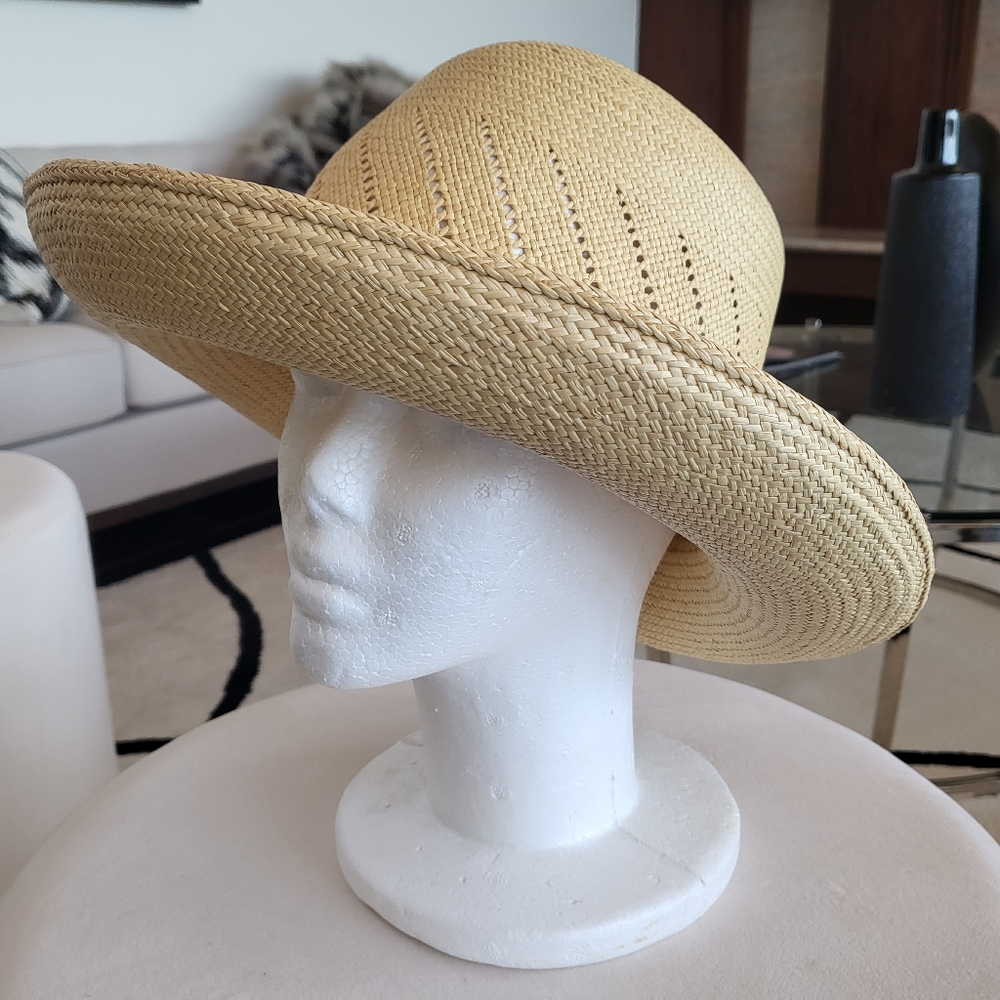 Beautiful Straw Sun Hat with details